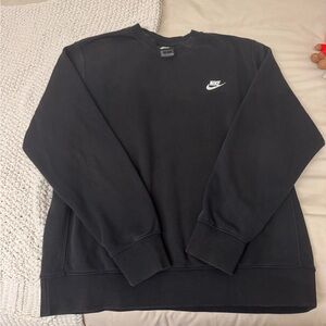 black nike crewneck - size large